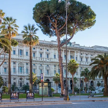 Ara Pacis Inn